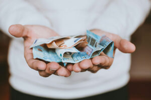 Lire la suite à propos de l’article Un chèque ou un cadeau à votre petit-enfant est-il une donation ?  