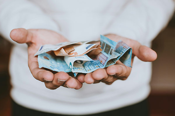You are currently viewing Un chèque ou un cadeau à votre petit-enfant est-il une donation ?  